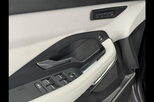 Jaguar E-Pace 1.5 P300e AWD R-Dynamic S | Trekhaak | Stoelen verwarmd | 360 Cam | Luxe Leder