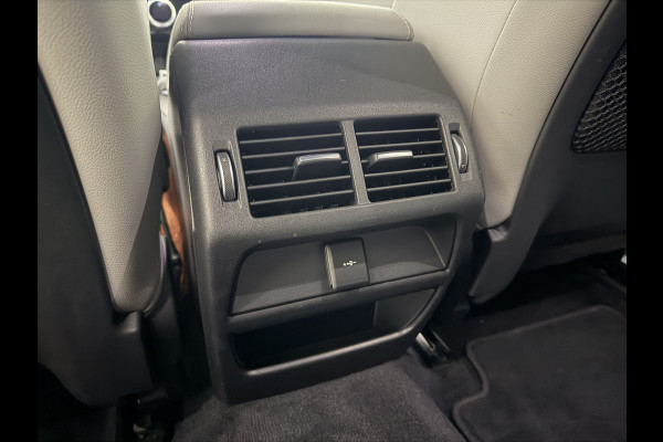 Jaguar E-Pace 1.5 P300e AWD R-Dynamic S | Trekhaak | Stoelen verwarmd | 360 Cam | Luxe Leder