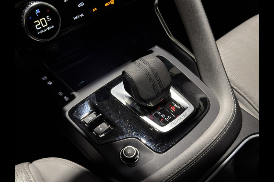 Jaguar E-Pace 1.5 P300e AWD R-Dynamic S | Trekhaak | Stoelen verwarmd | 360 Cam | Luxe Leder