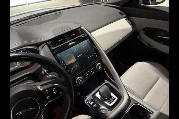 Jaguar E-Pace 1.5 P300e AWD R-Dynamic S | Trekhaak | Stoelen verwarmd | 360 Cam | Luxe Leder