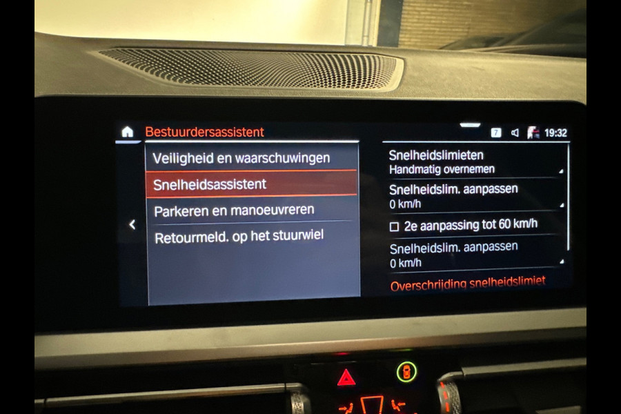 BMW 3 Serie Touring 330e M Sport High Executive Camera|97%