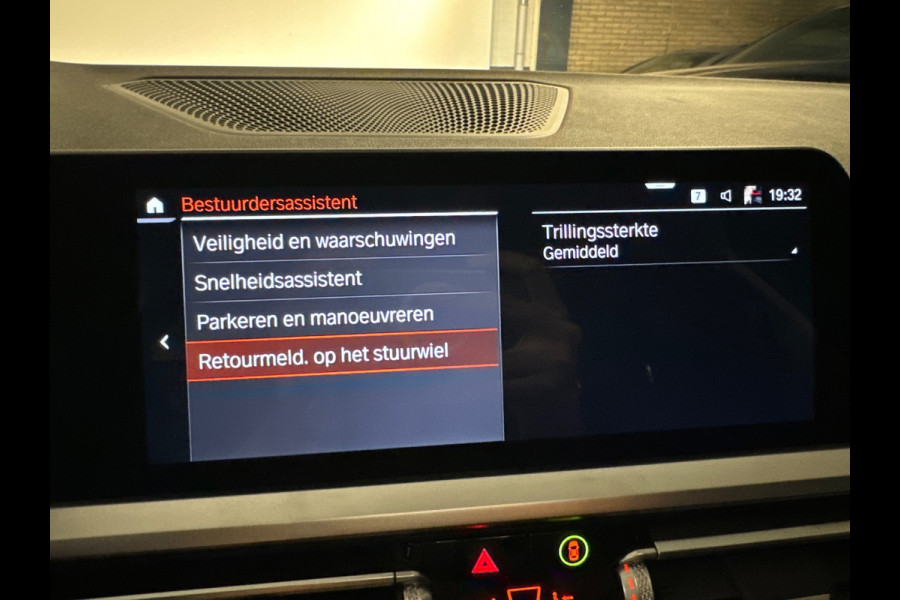BMW 3 Serie Touring 330e M Sport High Executive Camera|97%