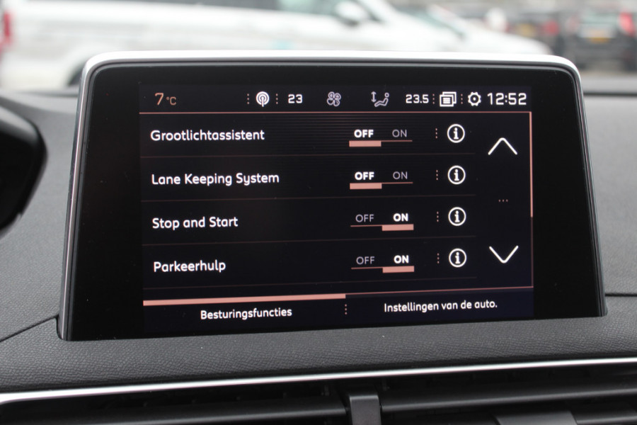 Peugeot 5008 1.2 PureTech Blue Lease Premium 7p. / 1e Eign. / Camera / Leder / CarPlay / 19'' / Elektr. best.stoel / Stoelverwarming / DAB / Cruise Control