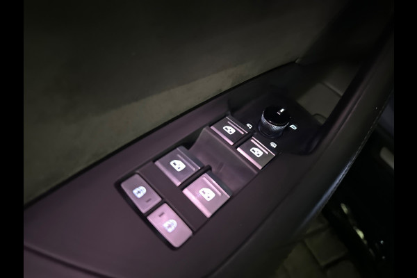 Audi RS6 Avant TFSI quattro Pano|Keramisch|Trekhaak|B&O|Softclose