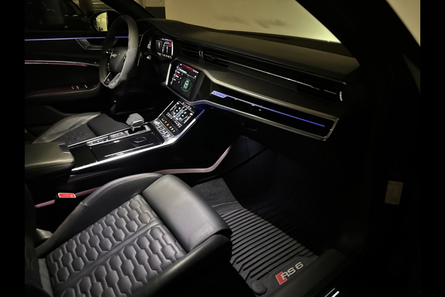 Audi RS6 Avant TFSI quattro Pano|Keramisch|Trekhaak|B&O|Softclose