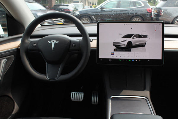 Tesla Model Y Long Range AWD 75 kWh / Autopilot / Panoramadak / Camera / 20'' / Keyless / Leder / Dodehoek / Navigatie / Stoelverwarming