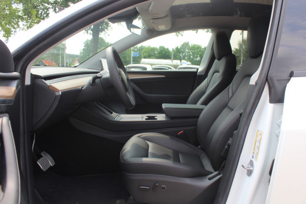 Tesla Model Y Long Range AWD 75 kWh / Autopilot / Panoramadak / Camera / 20'' / Keyless / Leder / Dodehoek / Navigatie / Stoelverwarming