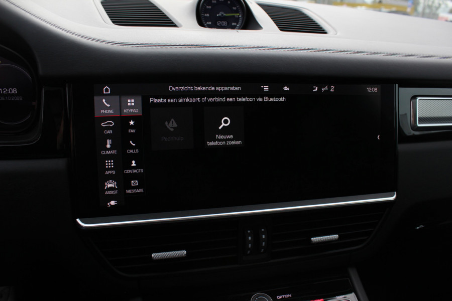 Porsche Cayenne Coupé 3.0 E-Hybrid / Trekhaak / Panoramadak / 360Camera / Head-up / Achterasbesturing / Softclose / 21'' / Matrix LED / Luchtvering / Sportdesign+Chrono / Dodehoek / DAB / Cruise Control