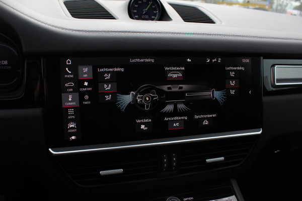Porsche Cayenne Coupé 3.0 E-Hybrid / Trekhaak / Panoramadak / 360Camera / Head-up / Achterasbesturing / Softclose / 21'' / Matrix LED / Luchtvering / Sportdesign+Chrono / Dodehoek / DAB / Cruise Control