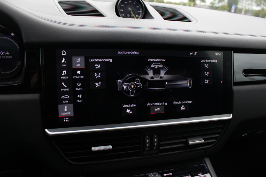 Porsche Cayenne 3.0 E-Hybrid / Panoramadak / 360Camera / Achterasbesturing / Luchtvering / Softclose / Sportchrono / 21'' / Keyless / Stoelventilatie+Verwarming / Bose / DAB / Cruise Control