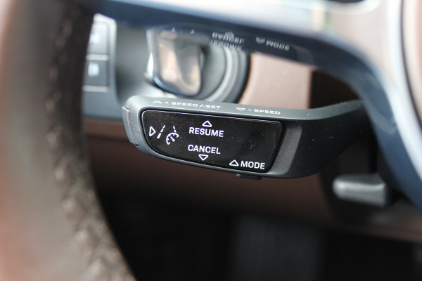 Porsche Cayenne 3.0 E-Hybrid / Trekhaak / Panoramadak / 360Camera / Luchtvering / 21'' / Bose / Sportdesign+Chrono / Leder / Stuur+Stoelverwarming / Dodehoek / DAB / Cruise Control