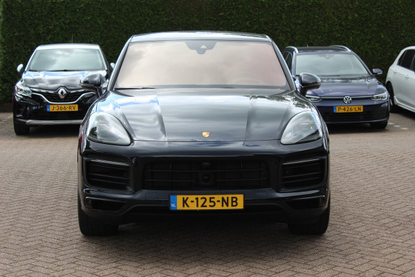 Porsche Cayenne Coupé 3.0 E-Hybrid / Trekhaak / Panoramadak / 360Camera / Head-up / Burmester / Softclose / Keyless / 21'' / Luchtvering / Nachtzicht / Carbon intr. / Sportdesign+Chrono / Stoelventilatie+Verwarming / Dodehoek