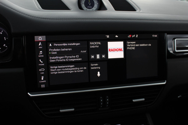 Porsche Cayenne Coupé 3.0 E-Hybrid / Trekhaak / Panoramadak / 360Camera / Head-up / Burmester / Softclose / Keyless / 21'' / Luchtvering / Nachtzicht / Carbon intr. / Sportdesign+Chrono / Stoelventilatie+Verwarming / Dodehoek