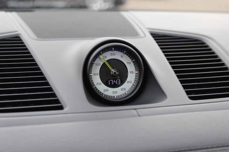 Porsche Cayenne Coupé 3.0 E-Hybrid / Trekhaak / Panoramadak / 360Camera / Head-up / Burmester / Softclose / Keyless / 21'' / Luchtvering / Nachtzicht / Carbon intr. / Sportdesign+Chrono / Stoelventilatie+Verwarming / Dodehoek