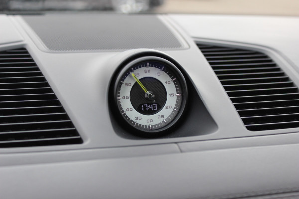 Porsche Cayenne Coupé 3.0 E-Hybrid / Trekhaak / Panoramadak / 360Camera / Head-up / Burmester / Softclose / Keyless / 21'' / Luchtvering / Nachtzicht / Carbon intr. / Sportdesign+Chrono / Stoelventilatie+Verwarming / Dodehoek