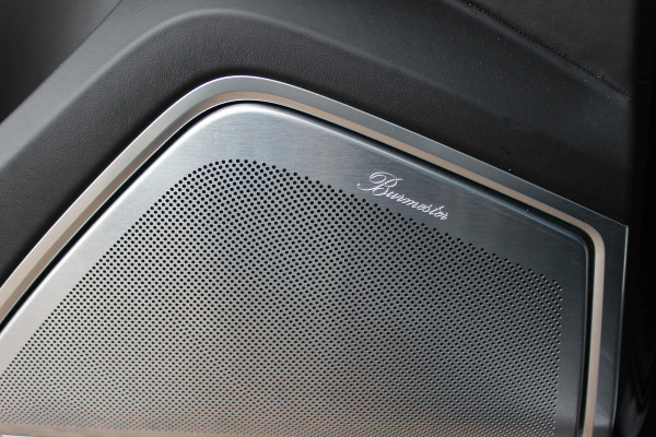Porsche Cayenne Coupé 3.0 E-Hybrid / Trekhaak / Panoramadak / 360Camera / Head-up / Burmester / Softclose / Keyless / 21'' / Luchtvering / Nachtzicht / Carbon intr. / Sportdesign+Chrono / Stoelventilatie+Verwarming / Dodehoek