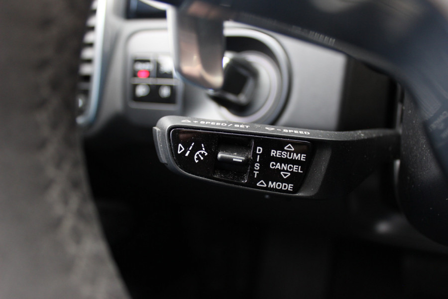 Porsche Cayenne Coupé 3.0 E-Hybrid / Trekhaak / Panoramadak / 360Camera / Head-up / Burmester / Softclose / Keyless / 21'' / Luchtvering / Nachtzicht / Carbon intr. / Sportdesign+Chrono / Stoelventilatie+Verwarming / Dodehoek
