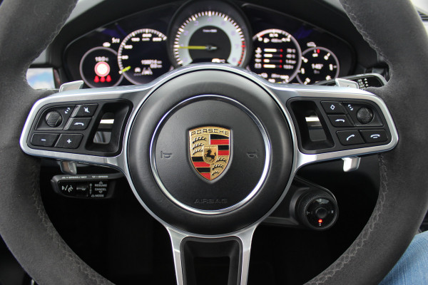 Porsche Cayenne Coupé 3.0 E-Hybrid / Trekhaak / Panoramadak / 360Camera / Head-up / Burmester / Softclose / Keyless / 21'' / Luchtvering / Nachtzicht / Carbon intr. / Sportdesign+Chrono / Stoelventilatie+Verwarming / Dodehoek