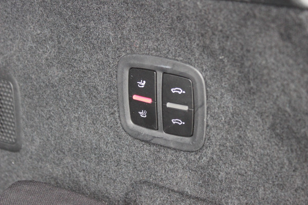 Porsche Cayenne Coupé 3.0 E-Hybrid / Trekhaak / Panoramadak / 360Camera / Head-up / Burmester / Softclose / Keyless / 21'' / Luchtvering / Nachtzicht / Carbon intr. / Sportdesign+Chrono / Stoelventilatie+Verwarming / Dodehoek