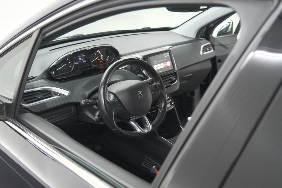 Peugeot 208 PureTech 110 PK Tech Edition | Camera | Apple Carplay | Parkeersensoren | Navigatie