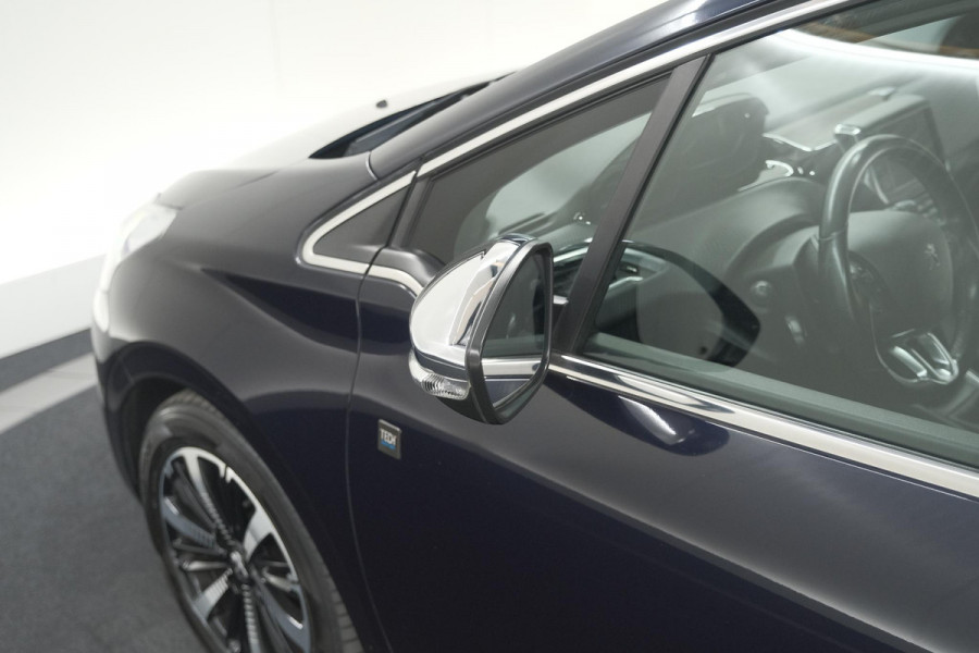 Peugeot 208 PureTech 110 PK Tech Edition | Camera | Apple Carplay | Parkeersensoren | Navigatie