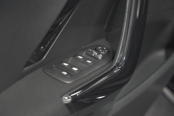 Peugeot 208 PureTech 110 PK Tech Edition | Camera | Apple Carplay | Parkeersensoren | Navigatie