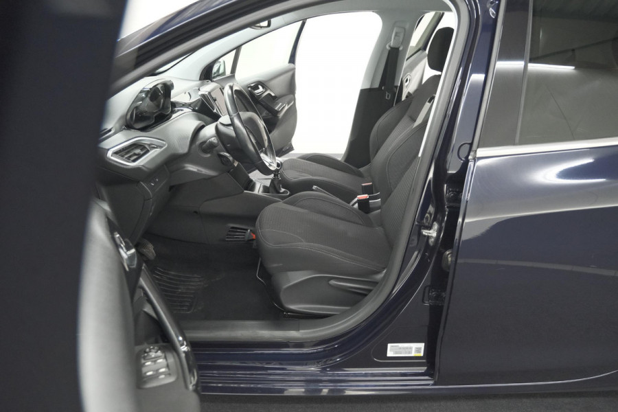 Peugeot 208 PureTech 110 PK Tech Edition | Camera | Apple Carplay | Parkeersensoren | Navigatie