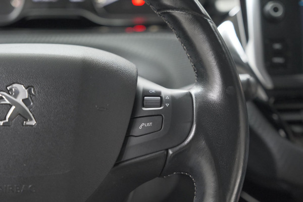 Peugeot 208 PureTech 110 PK Tech Edition | Camera | Apple Carplay | Parkeersensoren | Navigatie