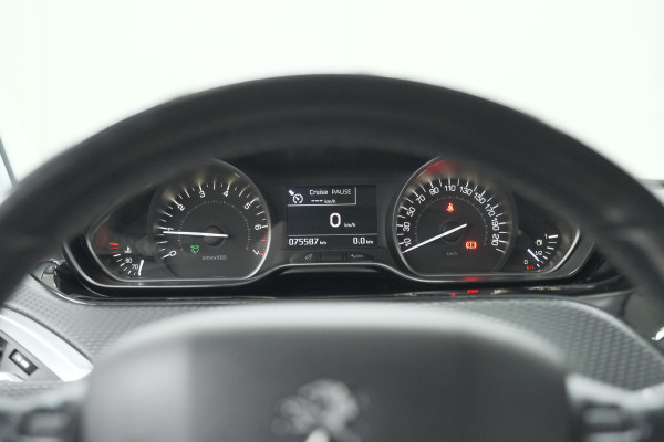 Peugeot 208 PureTech 110 PK Tech Edition | Camera | Apple Carplay | Parkeersensoren | Navigatie