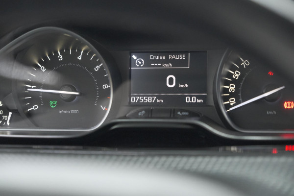 Peugeot 208 PureTech 110 PK Tech Edition | Camera | Apple Carplay | Parkeersensoren | Navigatie