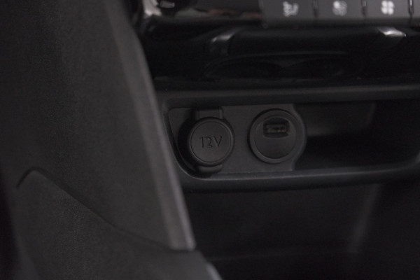 Peugeot 208 PureTech 110 PK Tech Edition | Camera | Apple Carplay | Parkeersensoren | Navigatie