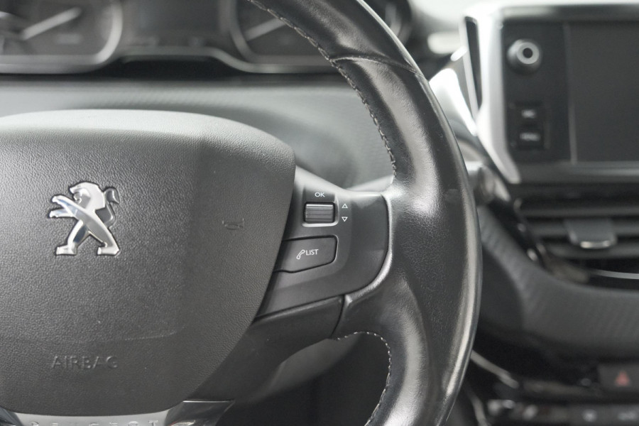 Peugeot 208 PureTech 110 PK Tech Edition | Camera | Apple Carplay | Parkeersensoren | Navigatie