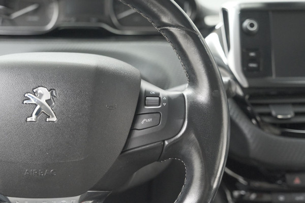 Peugeot 208 PureTech 110 PK Tech Edition | Camera | Apple Carplay | Parkeersensoren | Navigatie