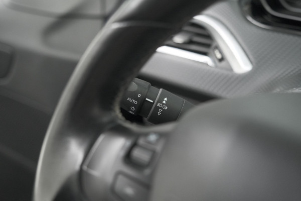 Peugeot 208 PureTech 110 PK Tech Edition | Camera | Apple Carplay | Parkeersensoren | Navigatie
