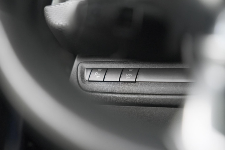 Peugeot 208 PureTech 110 PK Tech Edition | Camera | Apple Carplay | Parkeersensoren | Navigatie