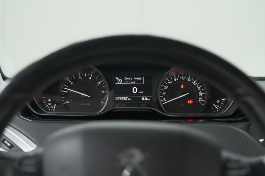Peugeot 208 PureTech 110 PK Tech Edition | Camera | Apple Carplay | Parkeersensoren | Navigatie