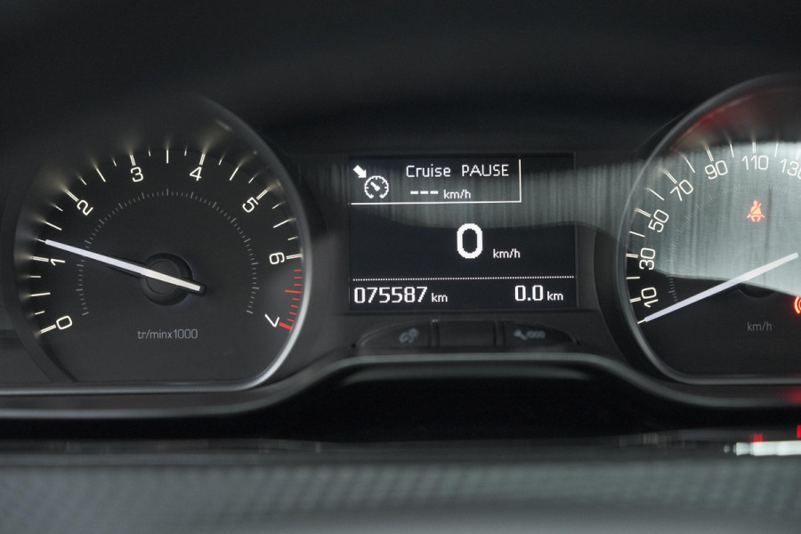 Peugeot 208 PureTech 110 PK Tech Edition | Camera | Apple Carplay | Parkeersensoren | Navigatie
