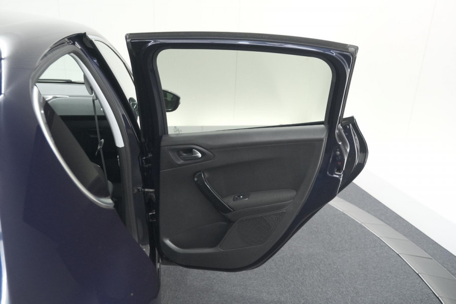 Peugeot 208 PureTech 110 PK Tech Edition | Camera | Apple Carplay | Parkeersensoren | Navigatie