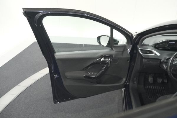 Peugeot 208 PureTech 110 PK Tech Edition | Camera | Apple Carplay | Parkeersensoren | Navigatie