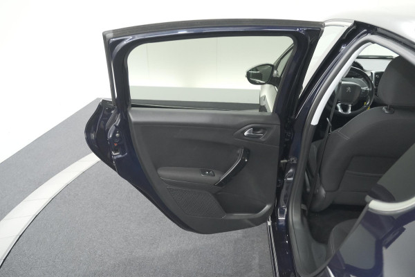 Peugeot 208 PureTech 110 PK Tech Edition | Camera | Apple Carplay | Parkeersensoren | Navigatie