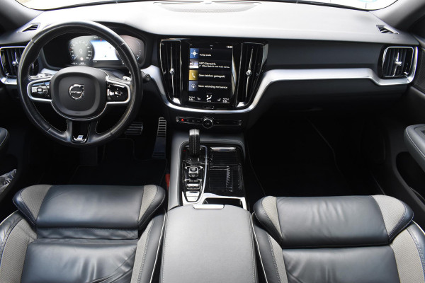 Volvo V60 T8 Twin Engine 390PK Automaat AWD R-Design / Adaptive Cruise Control / 360 Camera / Harman Kardon / Stoel- en stuurverwarming / Stoelverwarming achter / Trekhaak elektrisch wegklapbaar / Elektrische stoelen met geheugen