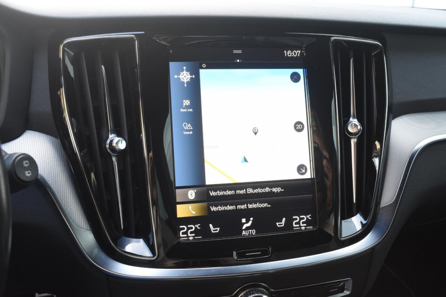 Volvo V60 T8 Twin Engine 390PK Automaat AWD R-Design / Adaptive Cruise Control / 360 Camera / Harman Kardon / Stoel- en stuurverwarming / Stoelverwarming achter / Trekhaak elektrisch wegklapbaar / Elektrische stoelen met geheugen