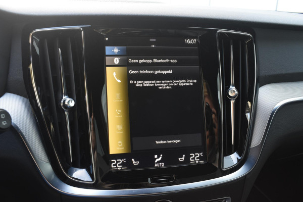Volvo V60 T8 Twin Engine 390PK Automaat AWD R-Design / Adaptive Cruise Control / 360 Camera / Harman Kardon / Stoel- en stuurverwarming / Stoelverwarming achter / Trekhaak elektrisch wegklapbaar / Elektrische stoelen met geheugen