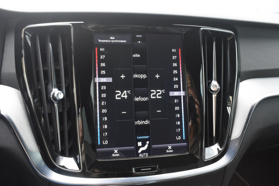 Volvo V60 T8 Twin Engine 390PK Automaat AWD R-Design / Adaptive Cruise Control / 360 Camera / Harman Kardon / Stoel- en stuurverwarming / Stoelverwarming achter / Trekhaak elektrisch wegklapbaar / Elektrische stoelen met geheugen