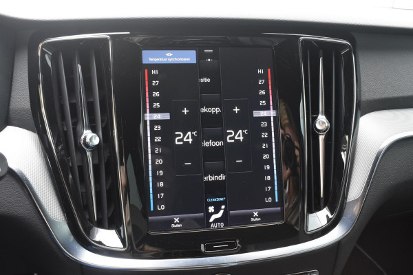 Volvo V60 T8 Twin Engine 390PK Automaat AWD R-Design / Adaptive Cruise Control / 360 Camera / Harman Kardon / Stoel- en stuurverwarming / Stoelverwarming achter / Trekhaak elektrisch wegklapbaar / Elektrische stoelen met geheugen