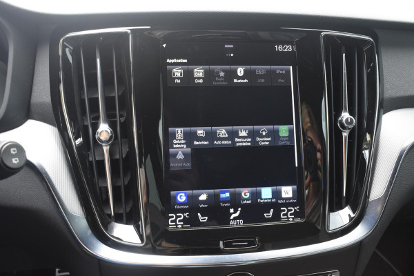 Volvo V60 T8 Twin Engine 390PK Automaat AWD R-Design / Adaptive Cruise Control / 360 Camera / Harman Kardon / Stoel- en stuurverwarming / Stoelverwarming achter / Trekhaak elektrisch wegklapbaar / Elektrische stoelen met geheugen