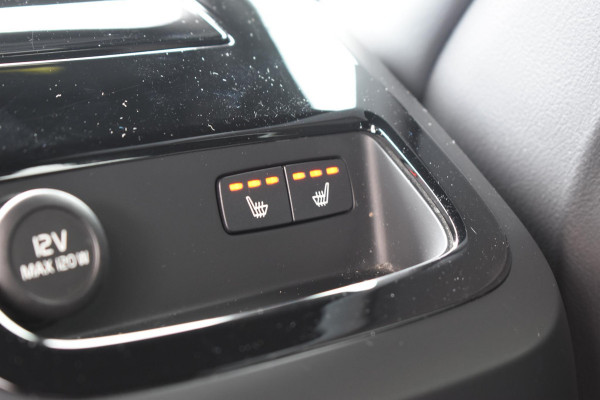 Volvo V60 T8 Twin Engine 390PK Automaat AWD R-Design / Adaptive Cruise Control / 360 Camera / Harman Kardon / Stoel- en stuurverwarming / Stoelverwarming achter / Trekhaak elektrisch wegklapbaar / Elektrische stoelen met geheugen