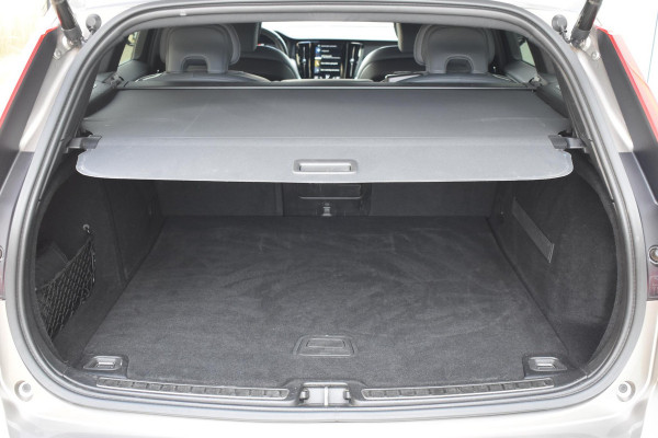 Volvo V60 T8 Twin Engine 390PK Automaat AWD R-Design / Adaptive Cruise Control / 360 Camera / Harman Kardon / Stoel- en stuurverwarming / Stoelverwarming achter / Trekhaak elektrisch wegklapbaar / Elektrische stoelen met geheugen