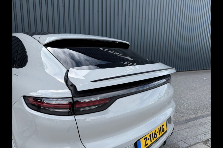 Porsche Cayenne Coupé 3.0 E-Hybrid Grijs 2021 341pk Carbondak Sport Chrono Porsche Approved