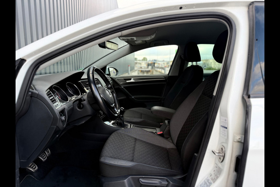 Volkswagen Golf 1.0 TSI 86pk Trendline 2019 Wit Trekhaak Led